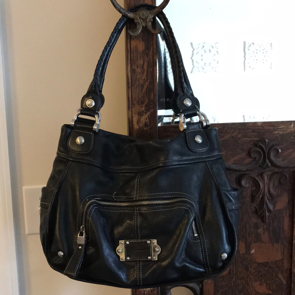Black B Makowsky purse